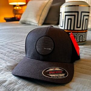 🧢 NEW: Travis Mathew L/XL baseball cap